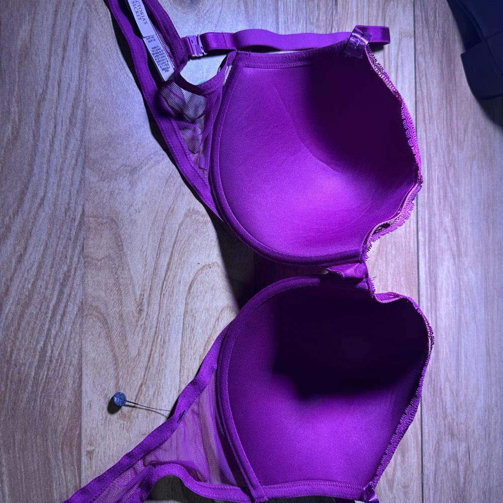 Victoria's Secret Vibrant Purple Lace Bra - Picture 7 of 7